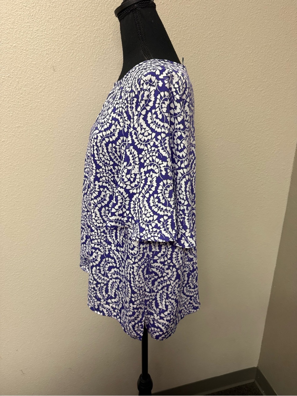 Liz Claiborne Purple White Floral Keyhole Blouse Top Large Boho Chic Tunic EUC!! - Picture 5 of 10